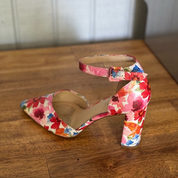 Alex Marie Floral Heels - Picture 2 of 8